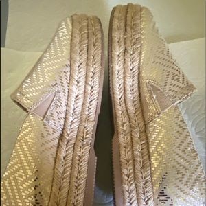 7.5M espadrille gold medium wedge Naturalizer